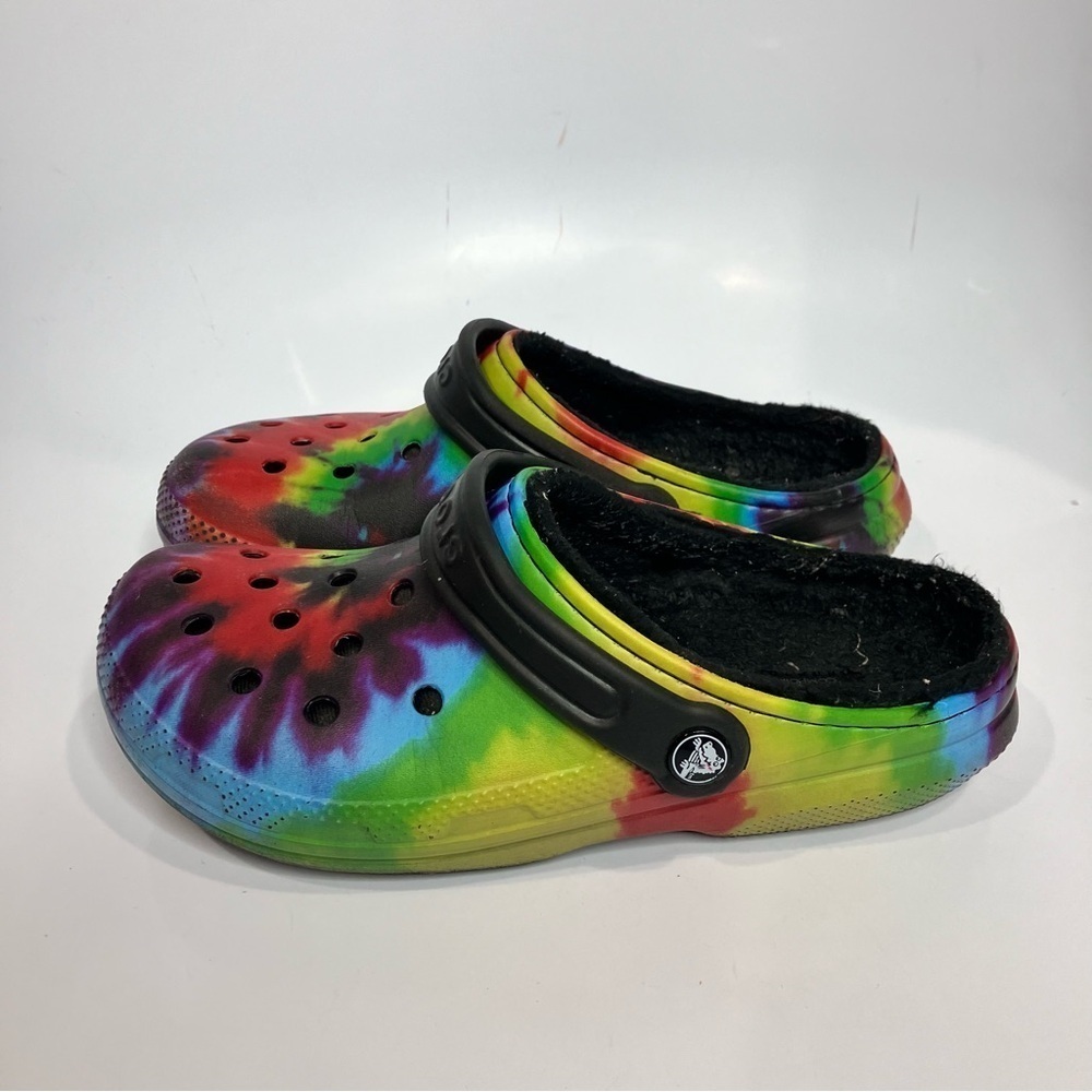 Crocs rainbow tie dye faux fur lined unisex sizing